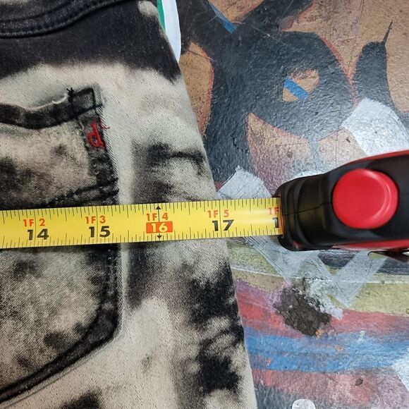 d.jeans Women's Custom Reverse Tie-Dye Denim Shorts Size 8P - Picture 7 of 7